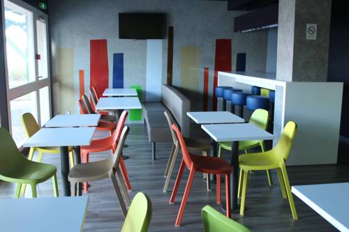 Imagen de los interiores del Hotel Ibis Budget Laval. Foto 11