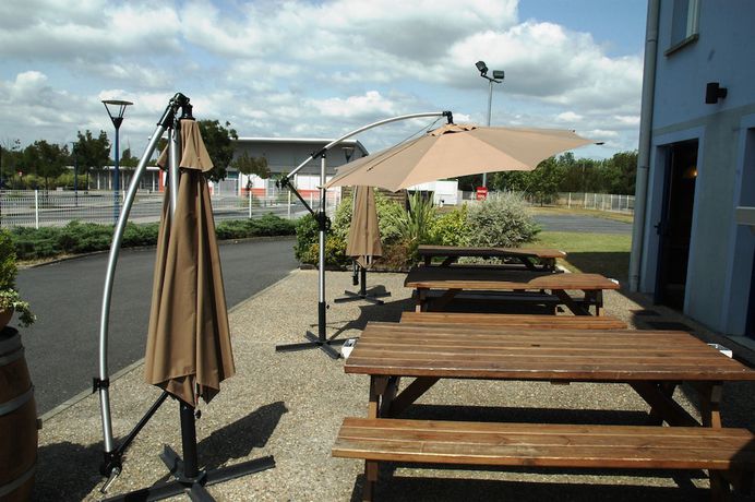 Imagen de los exteriores del Hotel Ibis Budget Libourne. Foto 19