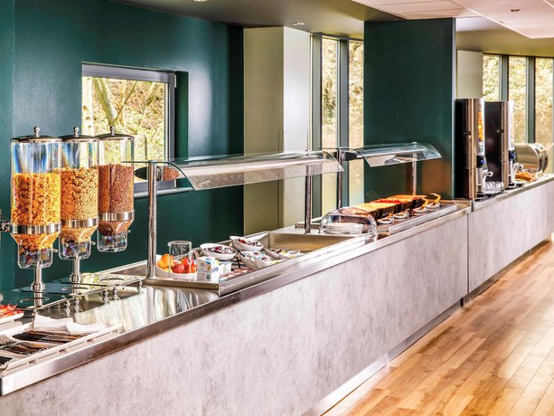 Imagen del bar/restaurante del Hotel Ibis Budget London Heathrow Terminal 5. Foto 4