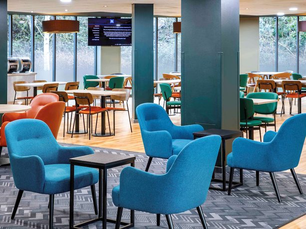 Imagen del bar/restaurante del Hotel Ibis Budget London Heathrow Terminal 5. Foto 5