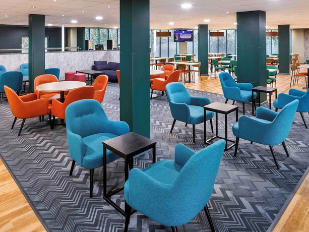 Imagen del bar/restaurante del Hotel Ibis Budget London Heathrow Terminal 5. Foto 8