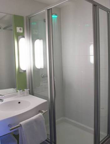 Imagen de la habitación del Hotel Ibis Budget Mâcon Sud. Foto 12