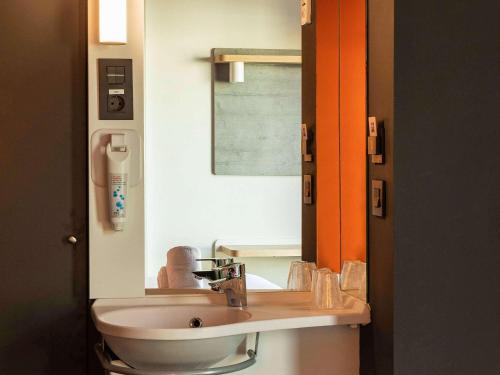 Imagen de la habitación del Hotel Ibis Budget Madrid Centro Lavapies. Foto 23