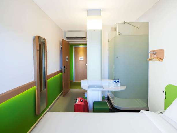 Imagen de la habitación del Hotel Ibis Budget Makassar Airport. Foto 4