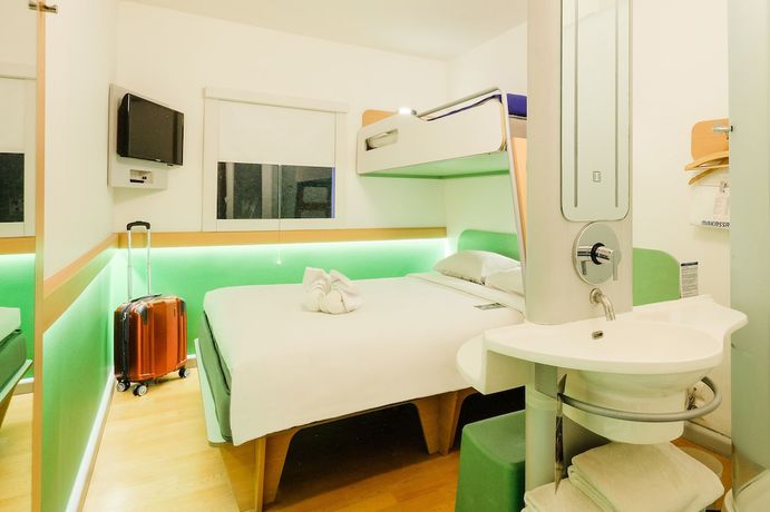 Imagen de la habitación del Hotel Ibis Budget Makassar Airport. Foto 12