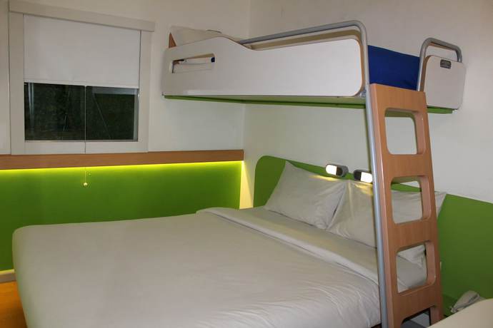 Imagen de la habitación del Hotel Ibis Budget Makassar Airport. Foto 14