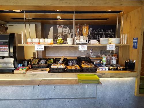 Imagen del bar/restaurante del Hotel Ibis Budget Manosque Cadarache. Foto 5