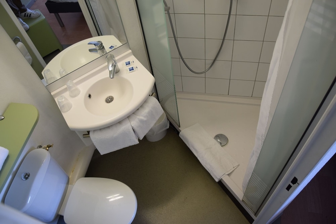 Imagen de la habitación del Hotel Ibis Budget Marseille La Valentine. Foto 18