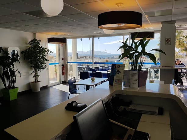 Imagen de los interiores del Hotel Ibis Budget Marseille L'estaque. Foto 16