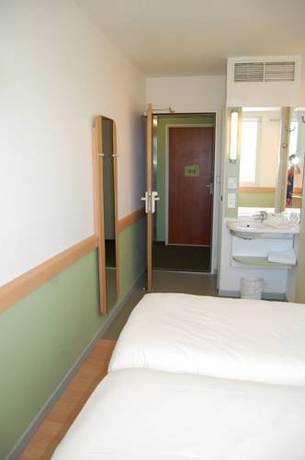 Imagen de la habitación del Hotel Ibis Budget Marsella Vitrolles. Foto 3