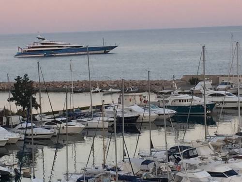 Imagen general del Hotel Ibis Budget Menton. Foto 1