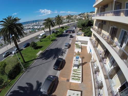 Imagen de la habitación del Hotel Ibis Budget Menton, Menton. Foto 5