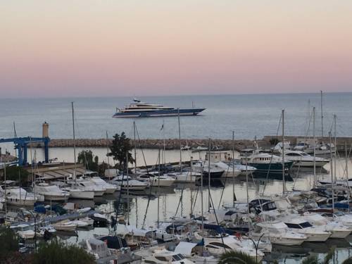 Imagen de la habitación del Hotel Ibis Budget Menton, Menton. Foto 8