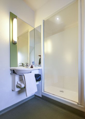 Imagen de la habitación del Hotel Ibis Budget Nanterre La Defense. Foto 16