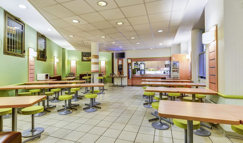 Imagen del bar/restaurante del Hotel Ibis Budget Nanterre La Defense. Foto 2