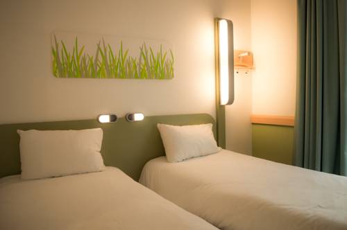 Imagen de la habitación del Hotel Ibis Budget Nantes Reze Aeroport. Foto 6