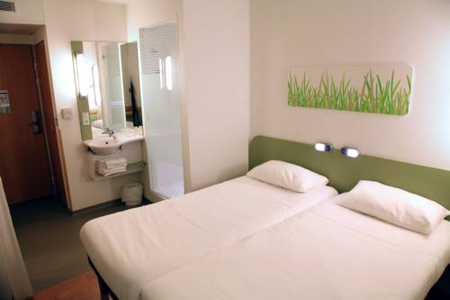 Imagen de la habitación del Hotel Ibis Budget Nantes Reze Aeroport. Foto 9