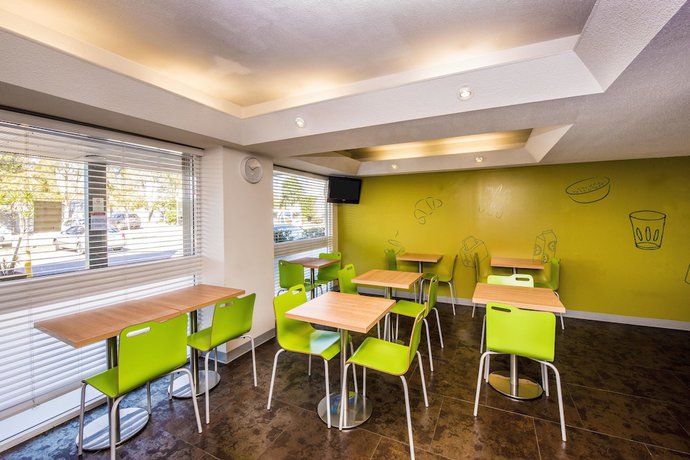 Imagen del bar/restaurante del Hotel Ibis Budget Newcastle. Foto 7