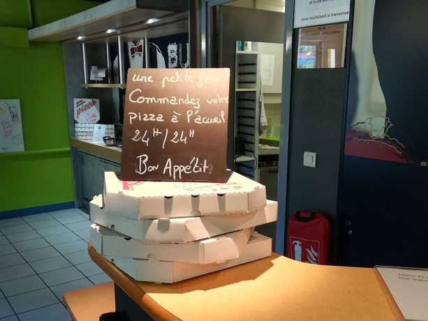 Imagen del bar/restaurante del Hotel Ibis Budget Nimes Caissargues. Foto 8