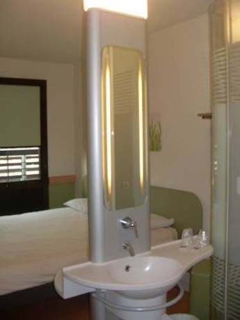 Imagen de la habitación del Hotel Ibis Budget Nimes Centre Gare. Foto 4