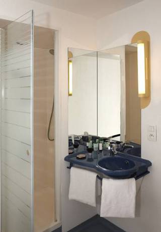 Imagen de la habitación del Hotel Ibis Budget Nuits Saint Georges. Foto 14