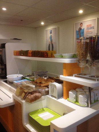 Imagen del bar/restaurante del Hotel Ibis Budget Orgeval. Foto 5