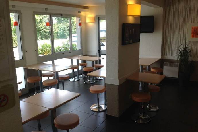 Imagen del bar/restaurante del Hotel Ibis Budget Orgeval. Foto 6