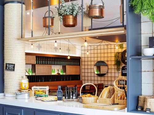 Imagen del bar/restaurante del Hotel Ibis Budget Oviedo. Foto 13