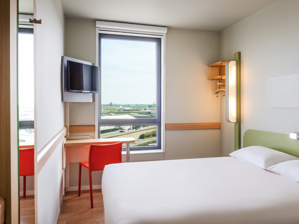 Imagen de la habitación del Hotel Ibis Budget Paris Coeur D'Orly Airport. Foto 3