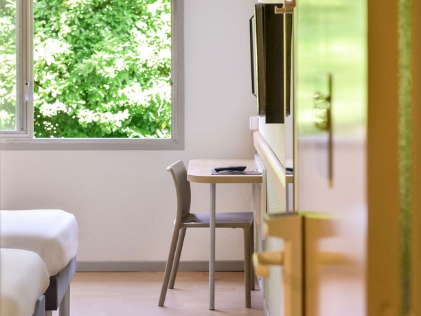 Imagen de la habitación del Hotel Ibis Budget Pau Lescar. Foto 7