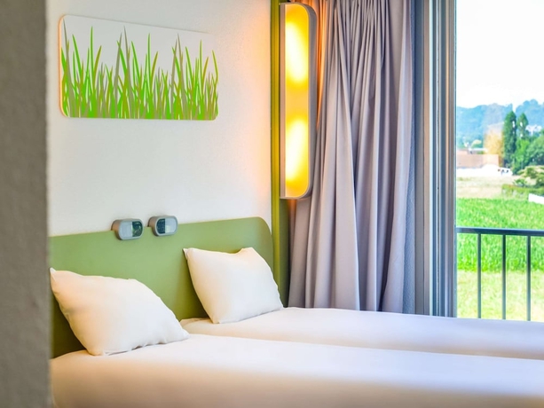 Imagen de la habitación del Hotel Ibis Budget Pau Lescar. Foto 15