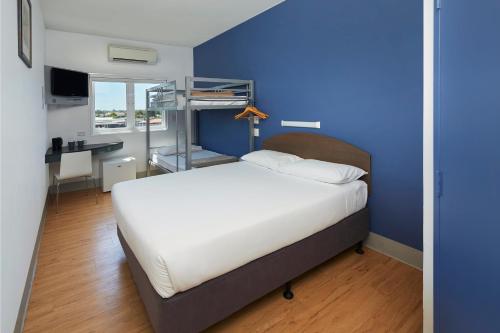 Imagen de la habitación del Hotel Ibis Budget Perth Airport. Foto 10