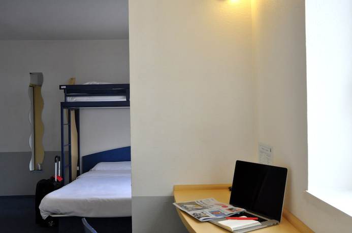 Imagen de la habitación del Hotel Ibis Budget Rennes Cesson. Foto 6