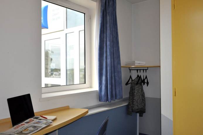 Imagen de la habitación del Hotel Ibis Budget Rennes Cesson. Foto 15