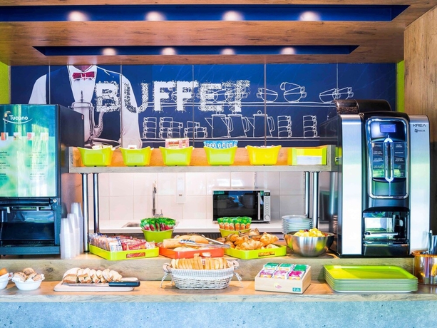 Imagen del bar/restaurante del Hotel Ibis Budget Rennes Route De Saint Malo. Foto 8