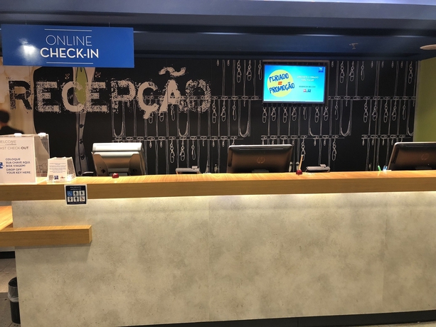 Imagen de los interiores del Hotel Ibis Budget Rj Copacabana. Foto 17