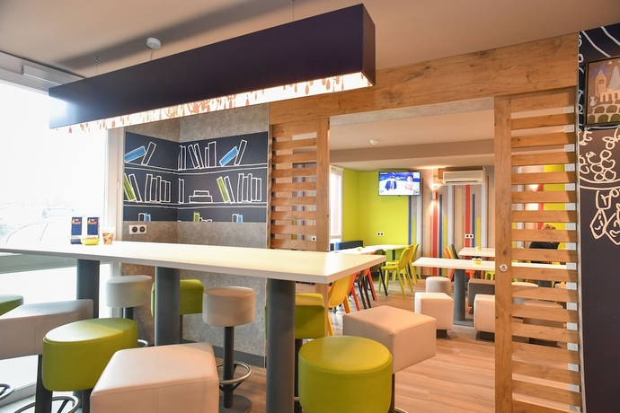 Imagen de los interiores del Hotel Ibis Budget Saint Lo. Foto 17