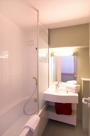 Imagen de la habitación del Hotel Ibis Budget Saint Malo Centre. Foto 11