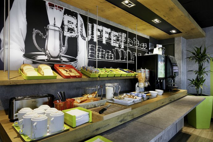 Imagen del bar/restaurante del Hotel Ibis Budget Saint Maurice. Foto 10