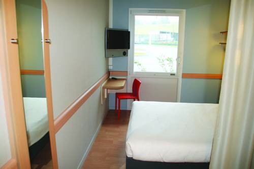 Imagen de la habitación del Hotel Ibis Budget Saint Pourcain. Foto 8