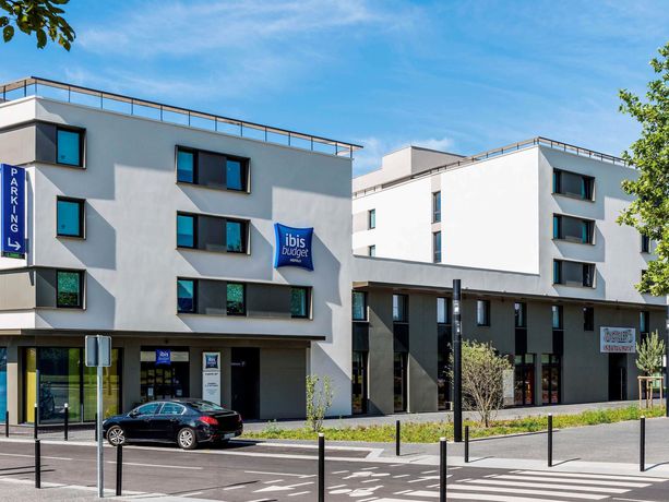 Imagen de los exteriores del Hotel Ibis Budget Saint Quentin En Yvelines Velodrome. Foto 10