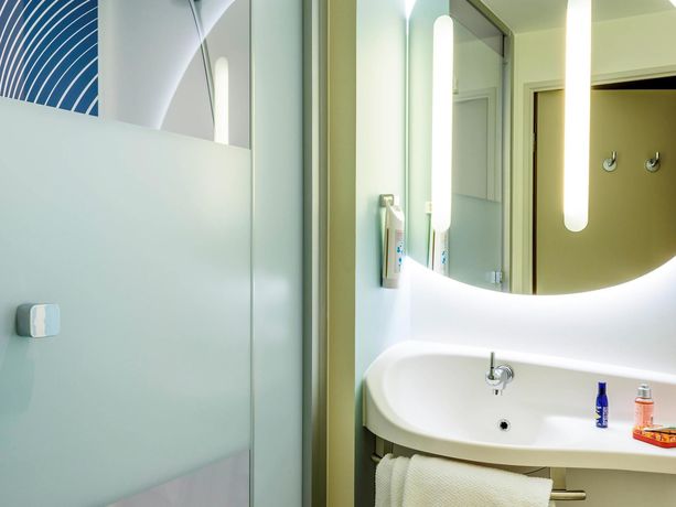 Imagen de la habitación del Hotel Ibis Budget Saint Quentin En Yvelines Velodrome. Foto 8