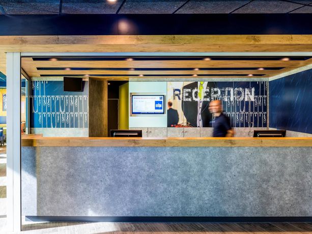 Imagen de los interiores del Hotel Ibis Budget Saint Quentin En Yvelines Velodrome. Foto 13