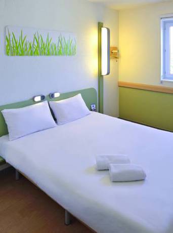 Imagen de la habitación del Hotel Ibis Budget Santeny. Foto 9