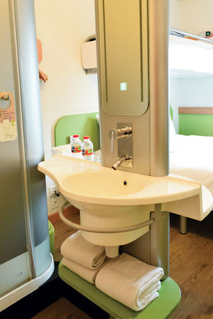 Imagen de la habitación del Hotel Ibis Budget Semarang Tendean. Foto 5