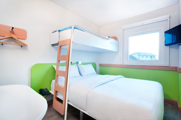 Imagen de los exteriores del Hotel Ibis Budget Semarang Tendean. Foto 11