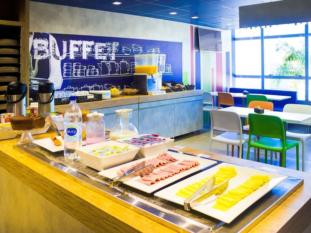 Imagen del bar/restaurante del Hotel Ibis Budget Sertaozinho. Foto 3