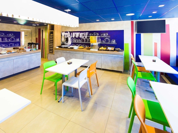 Imagen del bar/restaurante del Hotel Ibis Budget Sertaozinho. Foto 4