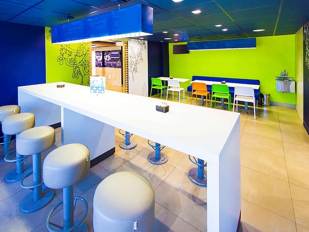 Imagen de los interiores del Hotel Ibis Budget Sertaozinho. Foto 17