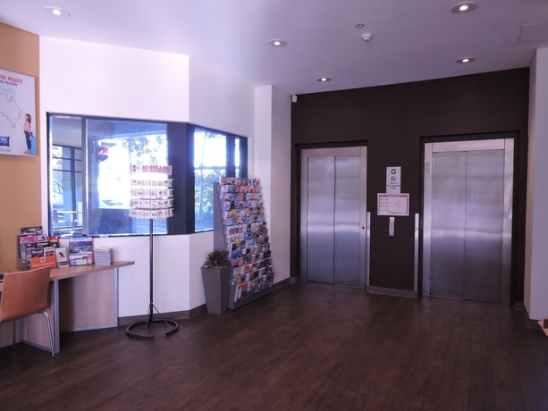 Imagen de los interiores del Hotel Ibis Budget Sydney Olympic Park. Foto 11